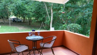 colibri-porch